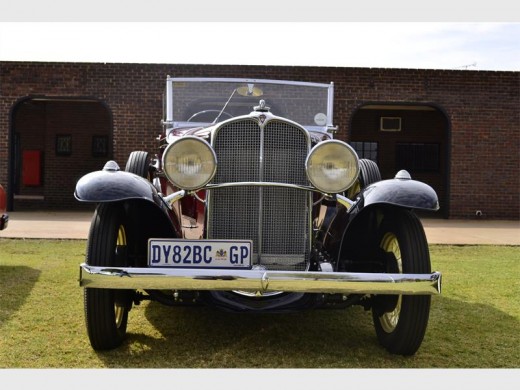The 1931 Pontiac Cabriolet seen from the front.