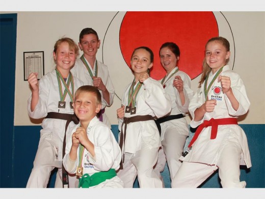 Lelani Viviers, Josslyn Botes, Danè Visser, Dayton Rushmer, Juandre Pieterse and Claudia Correia brought back medals from the SAJKA tournament.