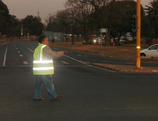 Alfred Ntombela, better known as Shorty from the Leon Schuster movies, jumped in and directed traffic after an accident took place.