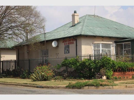 The house in which Leon Pistorius (oom Buks) was found with multiple stab wounds to his upper body.