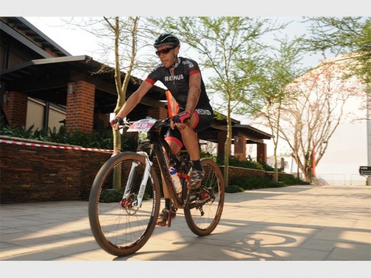 Cross-country specialist Jan Withaar, who races in the colours of the Redhub team, won the Land Rover West Rand Silverstar MTB Challenge in Krugersdorp on his first attempt. Photo: Jetline.