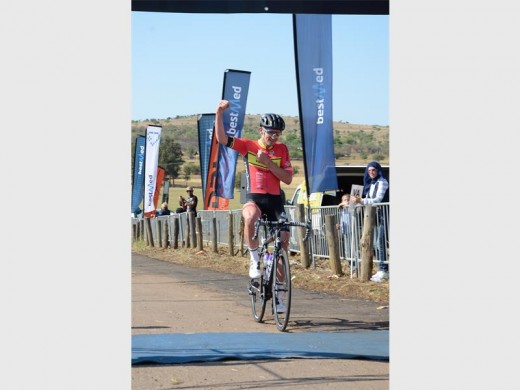 RoadCover professional Willie Smit crosses the line to win the Bestmed Satellite Classic at Saloon Route 66. Photo: Jetline Action Photo.