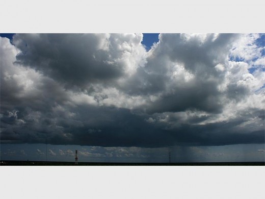 Cumulonimbus clouds are thunderstorm clouds and are dark and thick. Photo: Pixabay