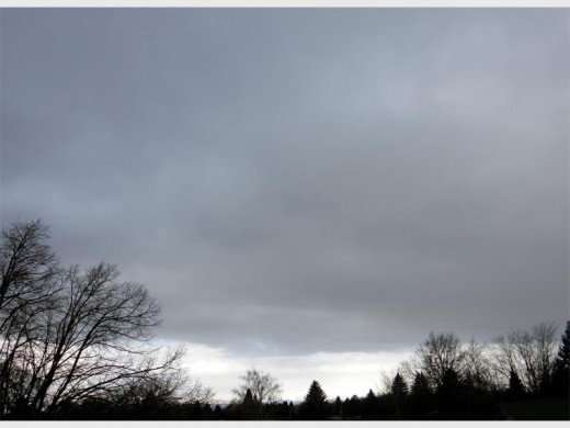Stratus clouds form a grey sheet over an area and could indicate a slight drizzle during the day. Photo: pixabay