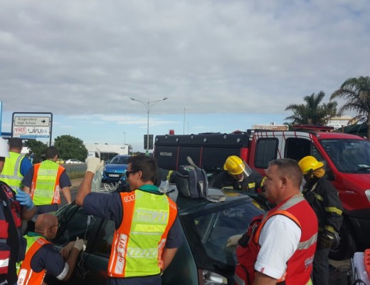 Krugersdorp Fire Department worked alongside Help24 and Netcare 911 personel to assist patients after a collision this morning.