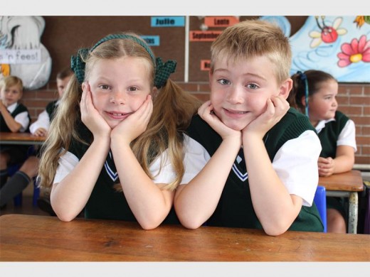 Janinke van Tonder en Reuven Aucamp is twee van Laerskool Krugersdorp-Noord se splinternuwe Graad 1-leerders.