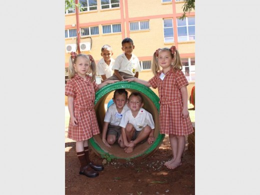Laerskool Kenmare het drie pare tweelinge in Graad 1. Hulle is Liandrie en Grethe Duppenaar, André en Niko Muller-Botha (onder), en Ruan en Wayne Jooste.