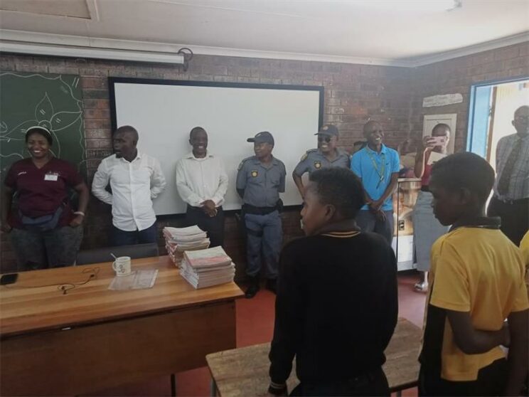 Tarlton schools adopt their cop Krugersdorp News