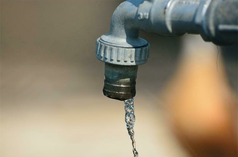 With high temperatures expected, residents are urged to limit water use to essential needs to help maintain reservoir levels during Rand Water’s 52-hour maintenance.