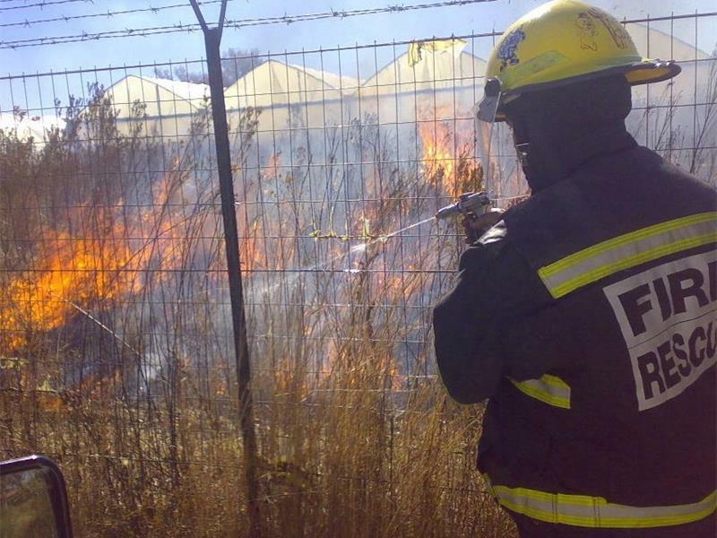 With fire danger at extreme levels, West Rand residents are warned that open fires are banned until further notice – and non-compliance could mean a R5 000 fine.