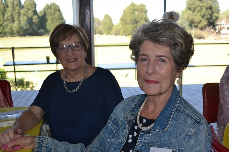 Die Vrouelandbou-unie se Krugersdorp-tak het vergader om hul jaarplanne te bespreek en papierkrale te maak, alles in lyn met hul tema.