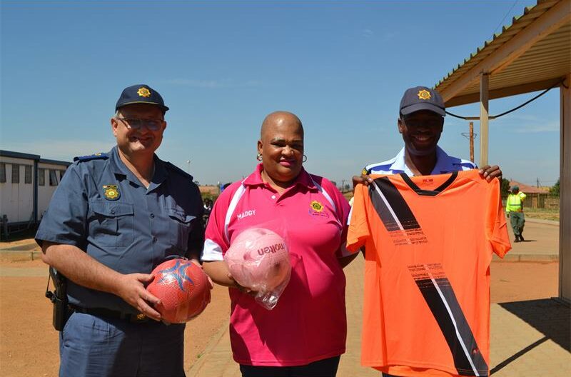 Kagiso police handed over sports kits to the Winfred Nomzamo Mandela High School to get learners more involved with sports.