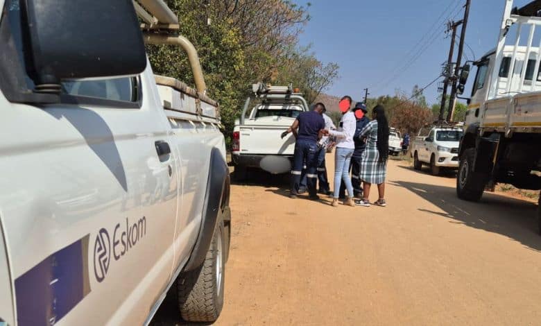 Eskom, with help from a local security company, disabled several illegal connections in Muldersdrift and arrested 10 suspects in a coordinated crackdown.