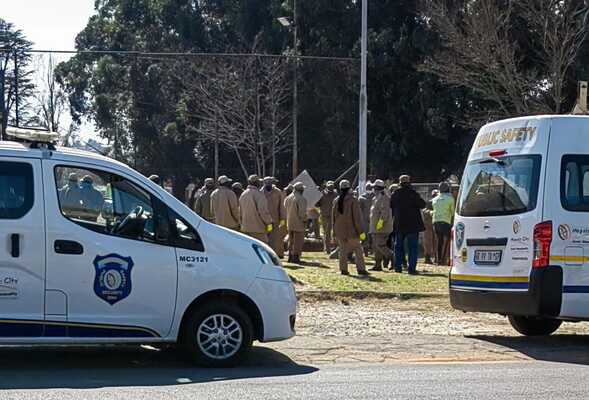 Got outstanding traffic fines? Public Safety will be in Azaadville on September 27 to help you check, dispute, or settle them – with no risk of arrest, even if they’re overdue.