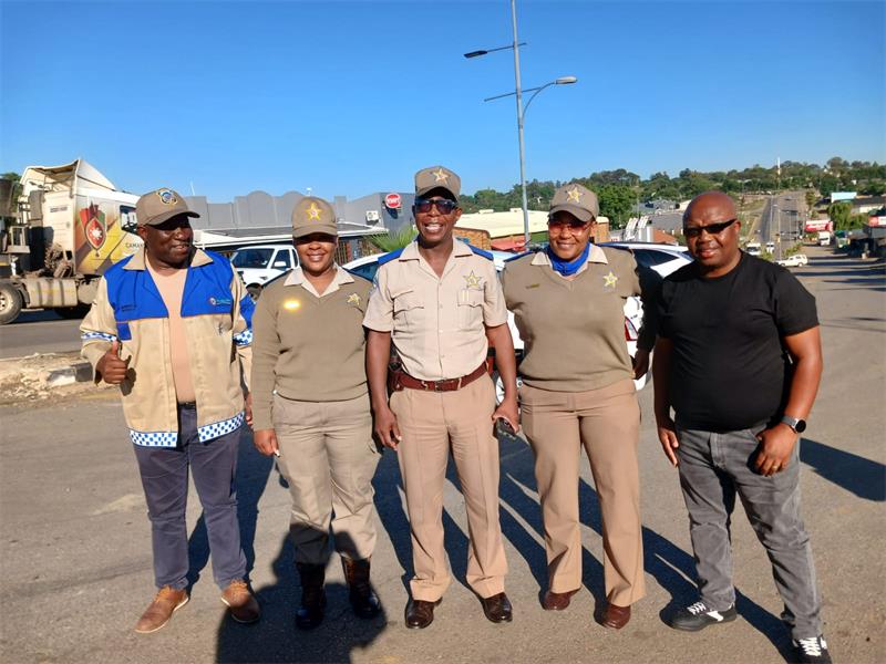 The municipality and its partners joined forces to raise awareness about road and rail safety ahead of the busy festive season.