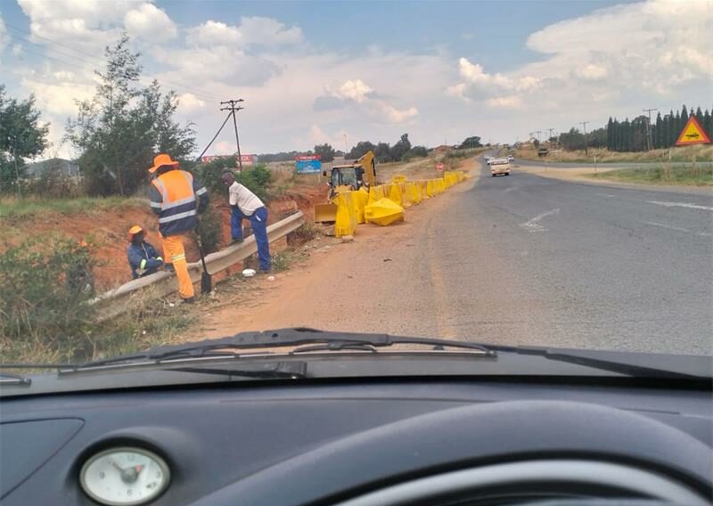 Upgrades to Beyers Naudé Drive have begun, with the road set to become a dual carriageway. Motorists are urged to drive cautiously and anticipate delays during construction.