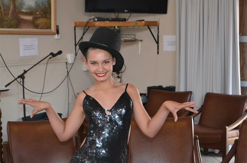 Met die All Style Dance Association-kampioenskappe op pad, het Mika-Juls Harber eers besluit om haar talent aan diegene te wys wat dit die meeste waardeer – die inwoners van ’n tehuis.