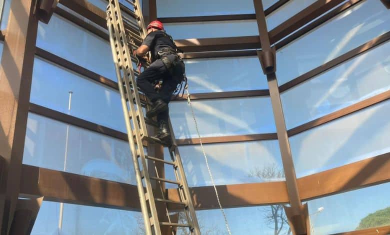 A tragic discovery was made at the Krugersdorp Magistrate’s Court this morning after a man was found hanging inside the glass tower.