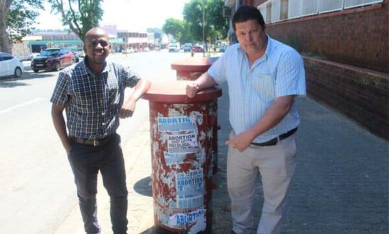 The Krugersdorp West Full Gospel Church is calling on residents to join a CBD cleanup aimed at removing illegal stickers and raising youth awareness about responsible choices.