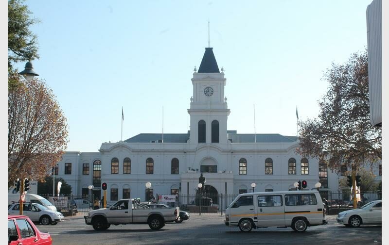 Eligible Kagiso residents can register for free municipal services at the Emily Jordaan Centre until October 10, and applicants must bring all required documents.