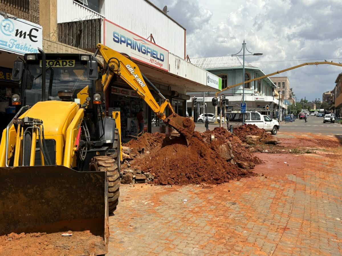 Residents and businesses in Krugersdorp CBD are still experiencing water outages as repairs continue.
