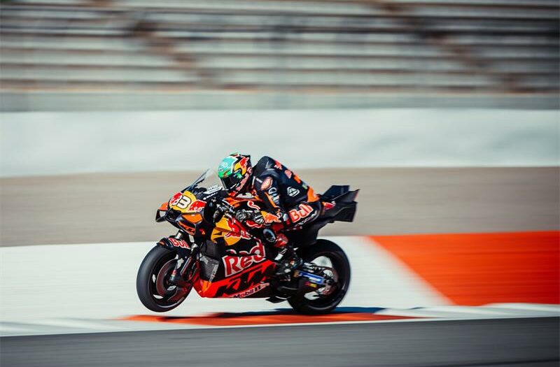 Just two days after the MotoGP finale, Brad Binder hit the Circuit Ricardo Tormo for an intensive half-day test, finishing 10th and praising major gains with KTM’s updated setup.