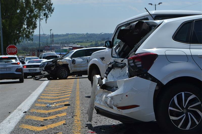 Emergency services confirmed that a truck with failed brakes crashed into backed-up traffic on the R28, leaving 23 people injured.