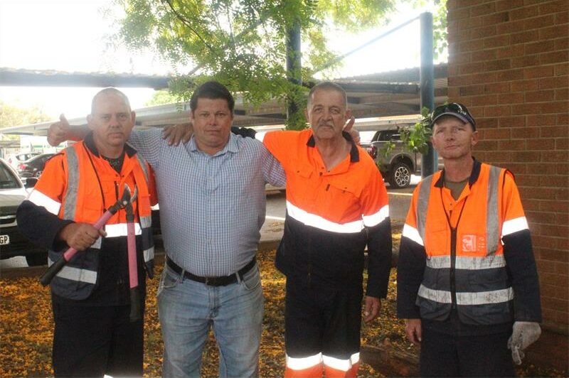 Ward 20 teams up with AfriForum volunteers to clean and improve the Krugersdorp Police Station's grounds.