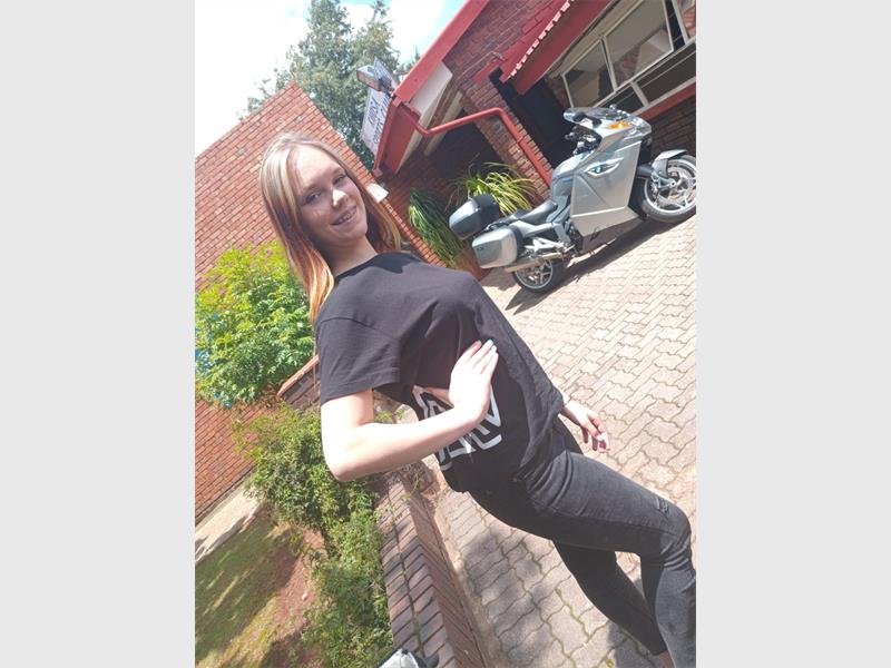 Izanne Reyneke se toewyding om minderbevoorregte kinders te help, bring weer vreugde hierdie Kersfees.