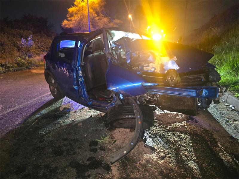 A late-night crash on Robert Broom Drive near the R28 bridge claimed the life of a 19-year-old driver, emergency services confirmed.