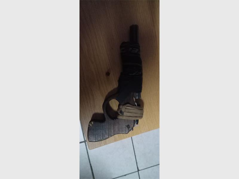 West Rand Flying Squad recovers a hijacked vehicle, a homemade firearm and arrests several suspects in recent operations.