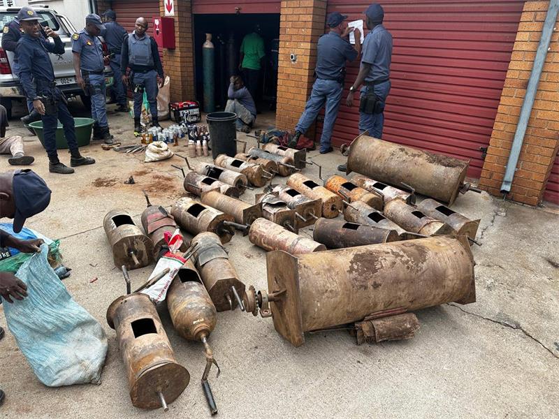 Five suspects, including three illegal immigrants, were arrested, and explosives and gold-bearing material were seized during a joint SAPS and SANDF illegal mining operation at Shaft Nine in Krugersdorp.