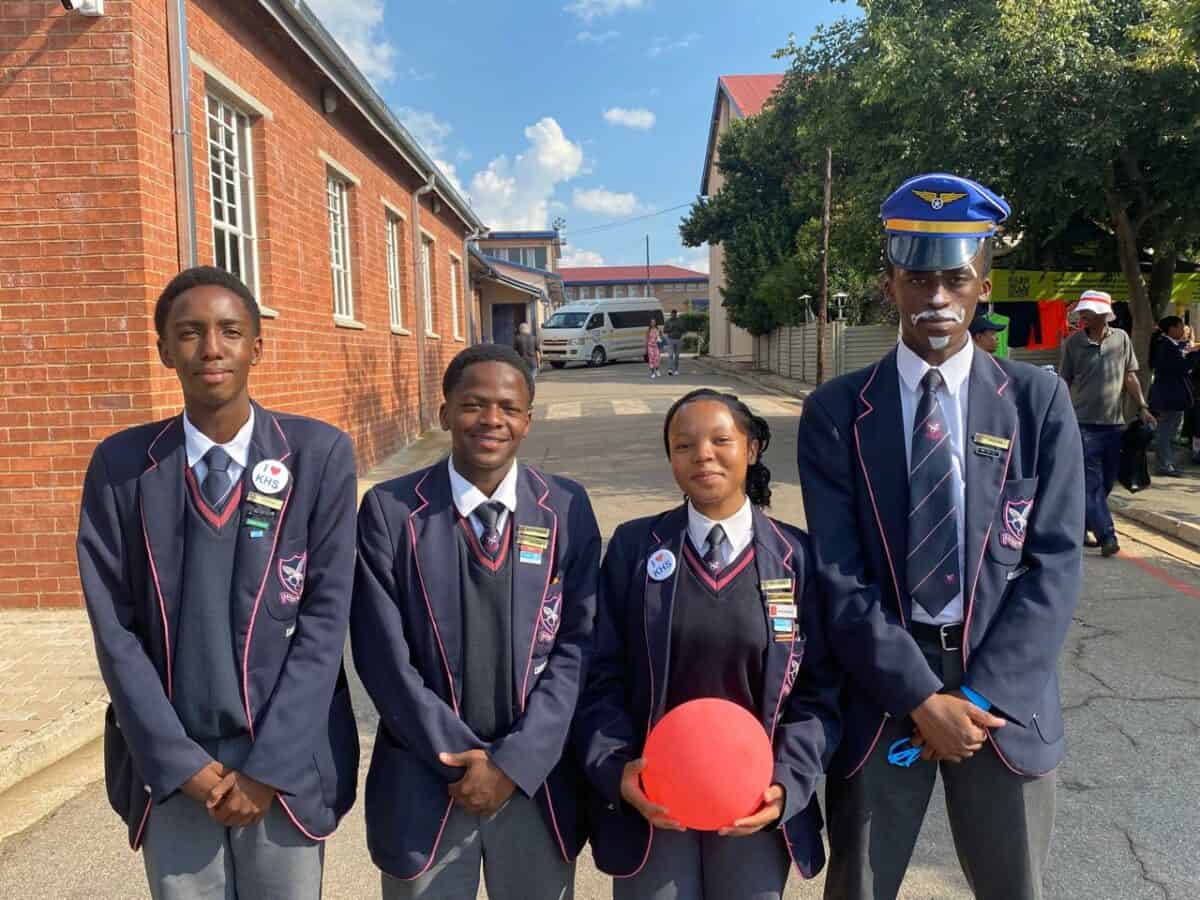 While the spotlight shines on netball stars from various schools, Krugersdorp High School’s Interact Club volunteers are on hand to entertain and assist at the tournament, ensuring it runs smoothly with a charitable twist.