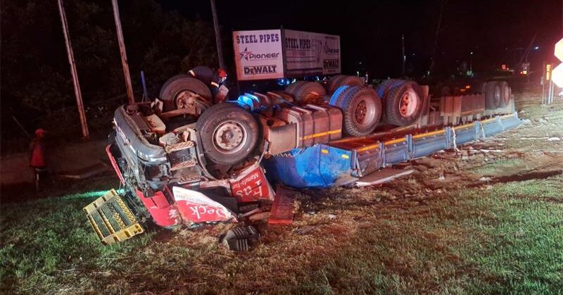 Truck overturns in Oaktree, one injured
