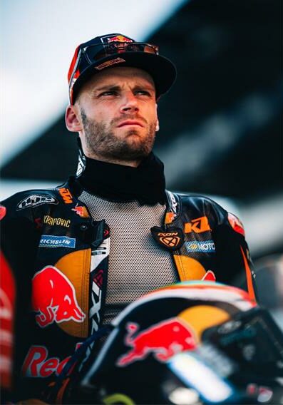 Krugersdorp's Brad Binder battled tricky conditions to claim a solid seventh-place finish at the season-opening Thailand MotoGP.