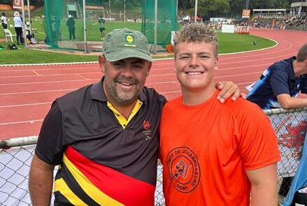 Die jong ster maak opslae nadat hy drie goue medaljes en ’n nuwe SA-rekord by die SASAPD Nasionale Kampioenskappe verower het.