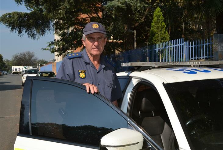 Kaptein Op’thof se vier dekades van diens laat ’n onuitwisbare merk op die gemeenskap.