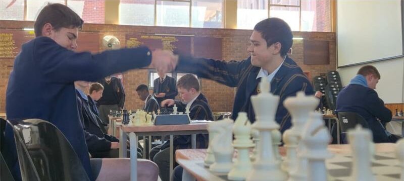 Hoërskool Monument en Noordheuwel het hul derbygees voortgesit met opwindende skaakwedstryde vol strategie, sportmangees en talent.