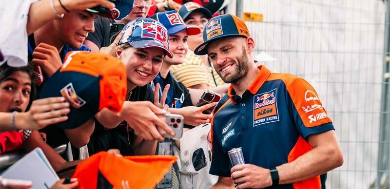 Krugersdorp MotoGP star failed to finish the Grand Prix of France after a late crash ended a promising race weekend.