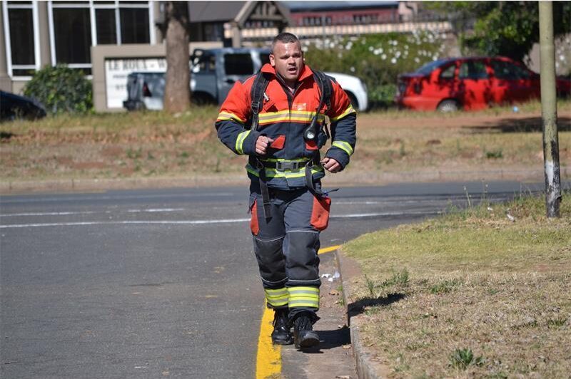 Krugersdorp se Vincent Naudé neem al vyf jaar aan Toughest Firefighter Alive-kompetisies deel en onthul hoe CrossFit, gesonde eetgewoontes en spanwerk hom fiks hou.