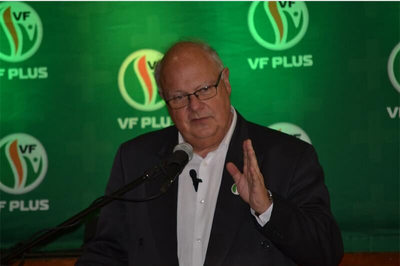 VF Plus-leier dr Corné Mulder het tydens die party se Dit is Tyd-Toer inwoners van Krugersdorp oor dienslewering en die komende munisipale verkiesing toegespreek.