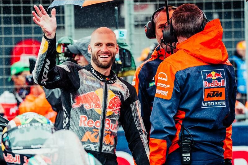 Treacherous track conditions and poor visibility forced officials to cancel the main event in Australia, leaving fans disappointed.