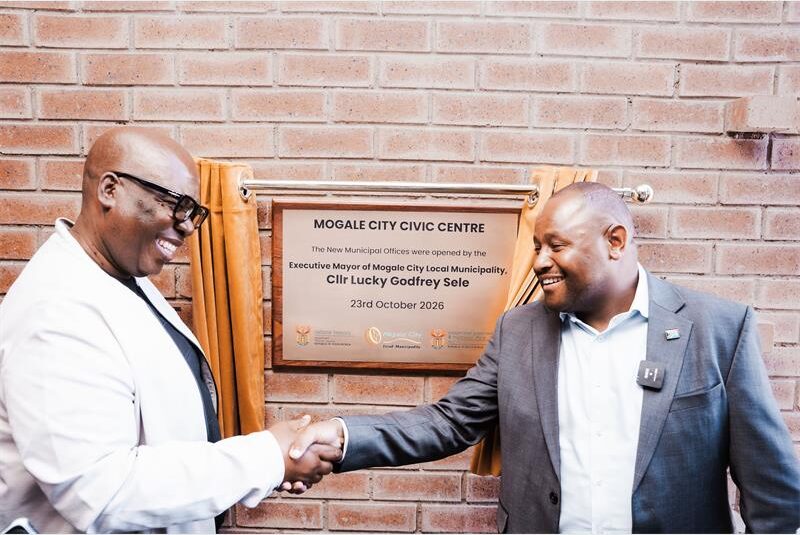 Political leaders celebrated the opening of a flagship municipal development, but an oversight inspection paints a very different picture.