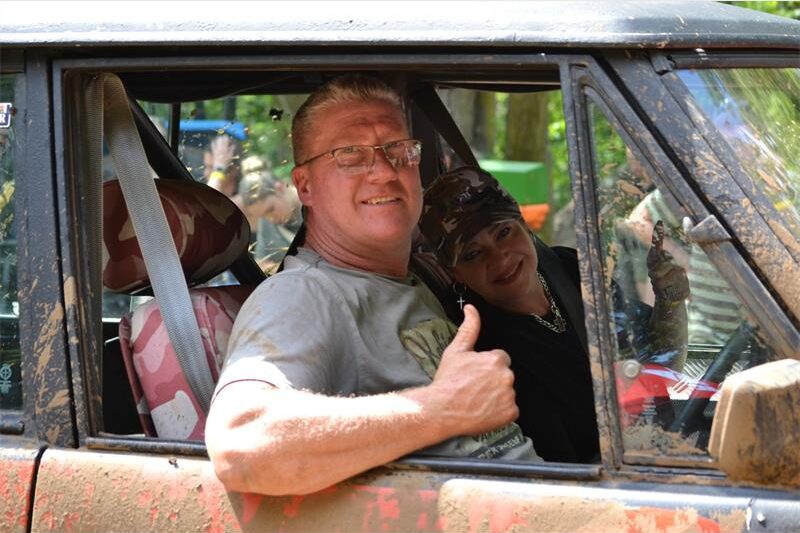 Van modder en mededinging tot musiek en kuier om die vuur – Hekpoort se geliefde 4x4-byeenkoms het ’n kwarteeu se mylpale gevier.