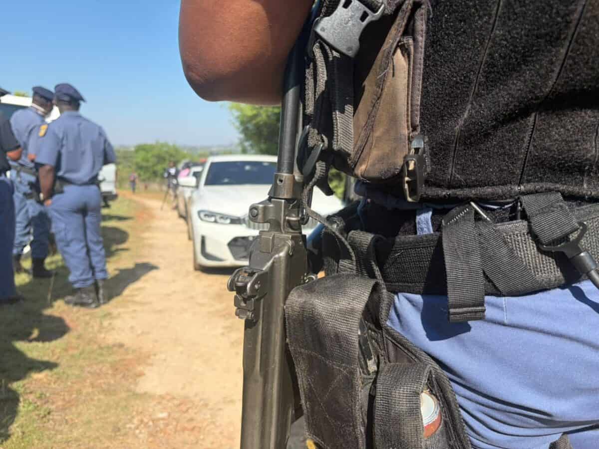 A major police operation is under way along the R563 in Oaktree following the discovery of a suspected illicit drug manufacturing operation.