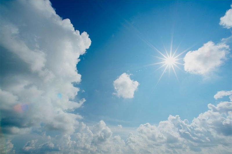 Weather presenter Juandré Vorster urges Gauteng residents to keep an eye on changing skies as high temperatures create conditions for intense afternoon downpours.