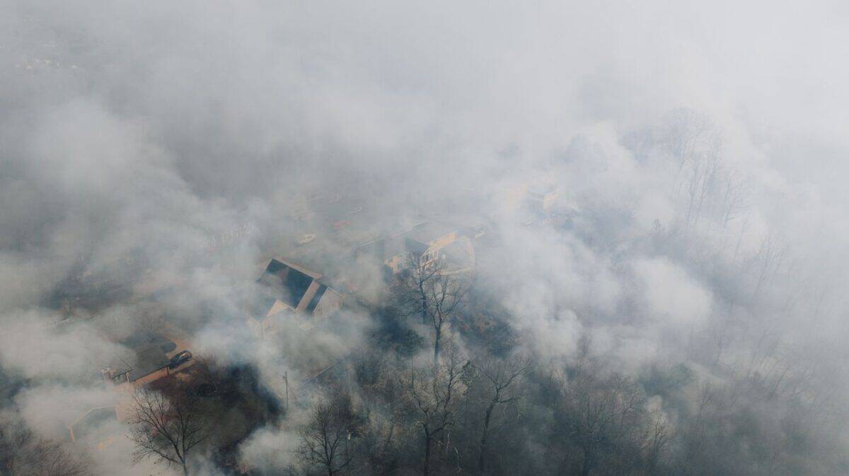 Community security officers and politicians raise health and monitoring concerns as an unexplained sulphur stench lingers over Gauteng suburbs.