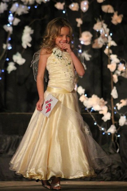 Mej Laerskole 2de Prinses, Carolene Visser.