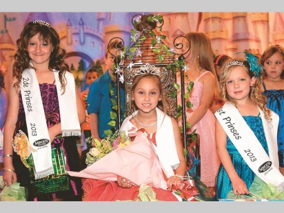 Kayla Botha (tweede prinses), Kaylee Smith (Mej Sprankel) en Elaine Horak (eerste prinses).