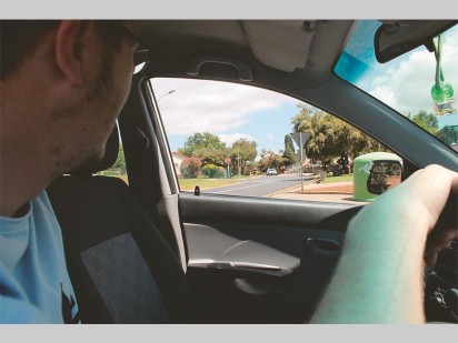 Moms and dads will have it easier to get onto Ouklip after dropping their children off at the crèche from now on as motorists are forced to stop.
